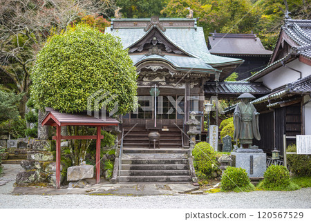The birthplace of Yame tea: Reiganji Temple, Yame City The birthplace of Yame tea: Reiganji Temple, Yame City 120567529