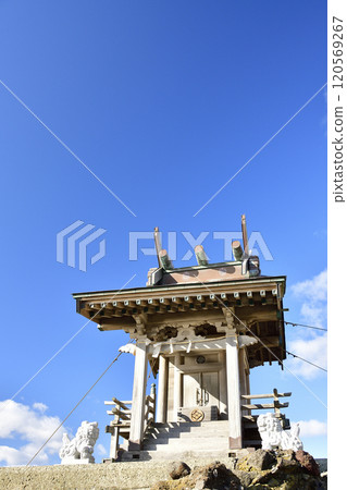 拍攝北海道八雲町熊石八雲神社深秋景色 120569267