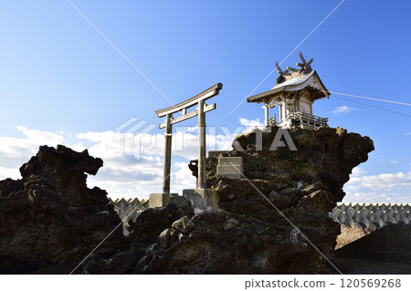 拍攝北海道八雲町熊石八雲神社深秋景色 120569268