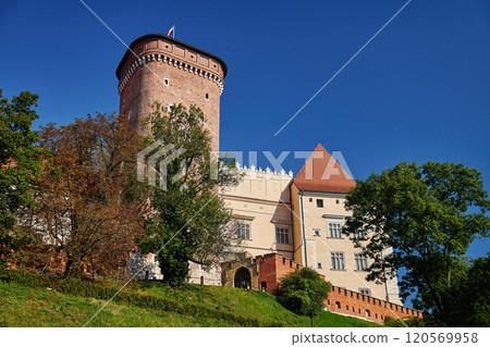 Wawel Castle in Krakow. Medieval royal renaissance architecture. Touristic landmark in Poland Wawel Castle in Krakow. Medieval royal renaissance architecture. Touristic landmark in Poland 120569958