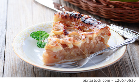 蘋果派（剪切圖像）舊板背景 120570636