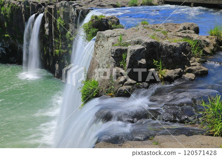 Harajiri Falls in early summer (Bungo-Ono City) 120571428