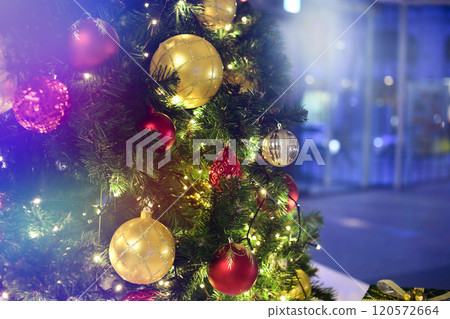 Christmas tree ornaments 120572664