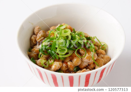 Natto put in a small dish 120577313