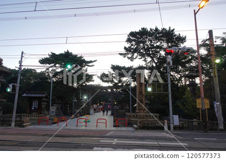 Osaka Sumiyoshi Shrine (Sumiyoshi Taisha) before dawn Osaka Sumiyoshi Shrine (Sumiyoshi Taisha) before dawn 120577373