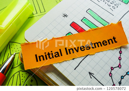 Notebook with notes on initial investment. Financial planning. 120578072