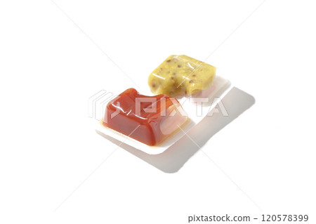 白色背景下拍攝的藥水容器中的番茄醬和芥末 120578399