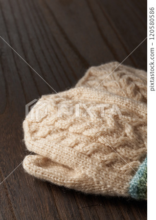 Image of knitted gloves Image of knitted gloves 120580586
