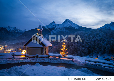 Germany, Christmas in Berchtesgaden, Germany: Christmas chapel and the towering Watzmann mountain 120580592