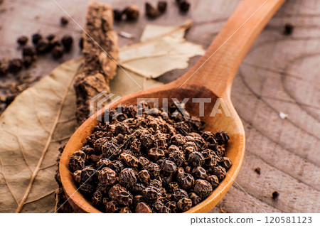 Spoon black pepper Spoon black pepper 120581123
