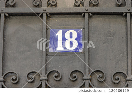 Number Eighteen Gate 120586139