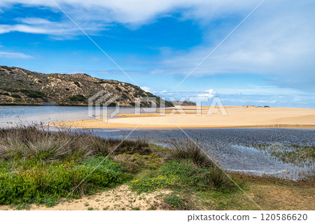 Praia da Bordeira, Algarve, Portugal. Parque Natural do Sudoeste Alentejano e Costa Vicentina. Praia da Bordeira, Algarve, Portugal. Parque Natural do Sudoeste Alentejano e Costa Vicentina. 120586620