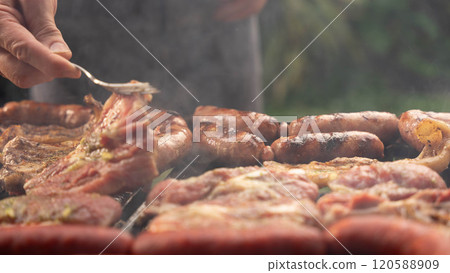 the meat is grilled 120588909