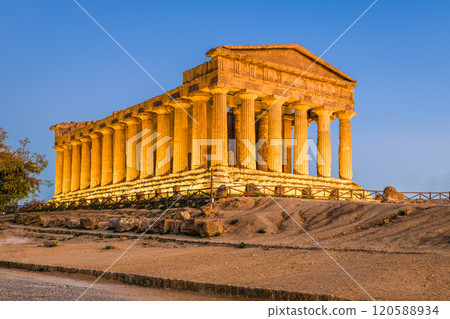 Temple of Concordia in Agrigento, Sicily, Italy Temple of Concordia in Agrigento, Sicily, Italy 120588934