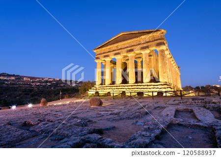 Temple of Concordia in Agrigento, Sicily, Italy Temple of Concordia in Agrigento, Sicily, Italy 120588937