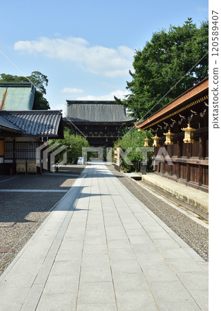 北野天滿宮,從神社境內的參道到塔門 北野天滿宮,從神社境內的參道到塔門 120589407