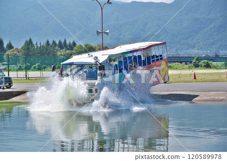 [Lake Suwa (Lake Suwa Exploration Duck Tour)] Takashima, Suwa City, Nagano Prefecture 120589978