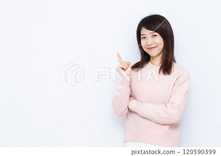 woman pointing finger 120590399