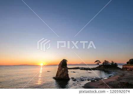 Evening view of Tateishi Park in Yokosuka, Kanagawa Prefecture 120592074