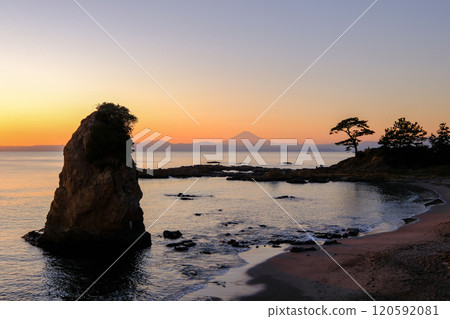 Evening view of Tateishi Park in Yokosuka, Kanagawa Prefecture 120592081