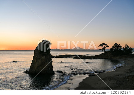 Sunset from Tateishi Park in Yokosuka, Kanagawa Prefecture Sunset from Tateishi Park in Yokosuka, Kanagawa Prefecture 120592184