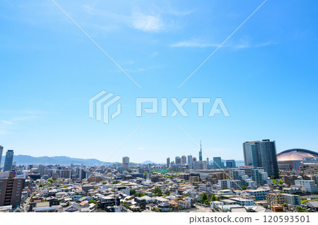從唐人町/大濠公園方向看到佐原區百道浜、地行浜和福岡塔的廣角視圖，2024 年春季，白天色彩 120593501