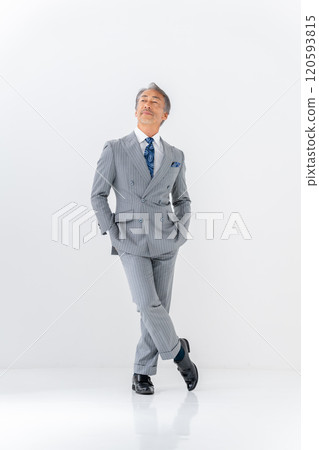 商人肖像全身 120593815