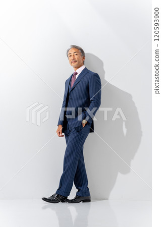 Business senior male portrait vertical 120593900