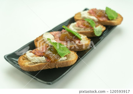 Fig jam canapes Fig jam canapes 120593917