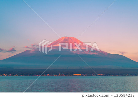 [Mt. Fuji at sunrise from Lake Yamanaka] 120594232
