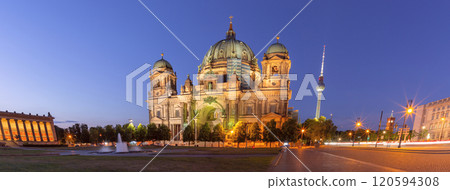 Dom Cathedral on Museum Island in Berlin at sunset 120594308