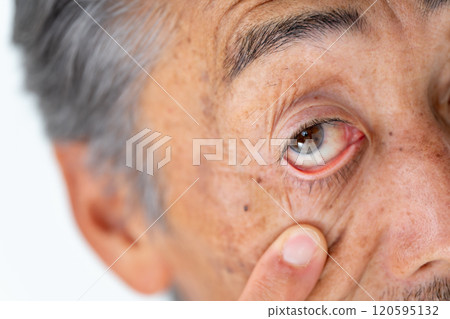 高級男性的眼睛 120595132