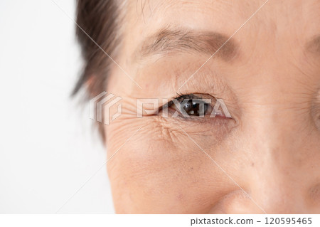 Female Eyes Senior 120595465