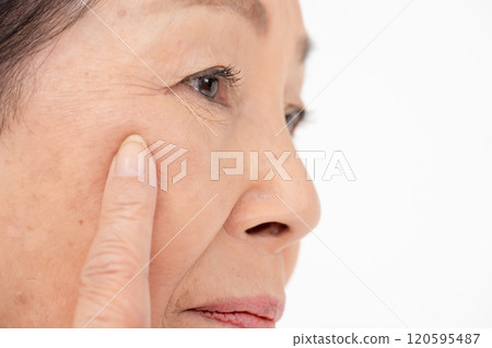 Female Eyes Senior 120595487