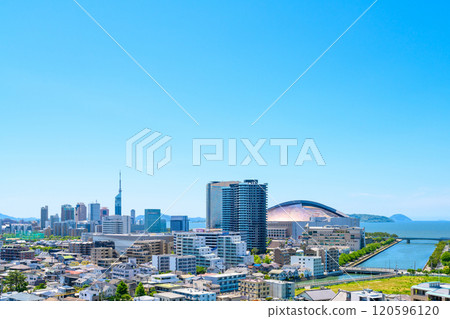 View of Momochihama, Jigyohama, and Fukuoka Tower in Sawara Ward from Tojinmachi and Ohori Park: Vivid daytime colors in spring 2024 120596120