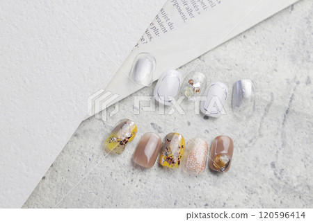 Nail tips 120596414