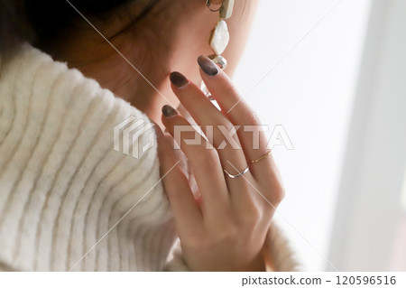 Women in knit 120596516