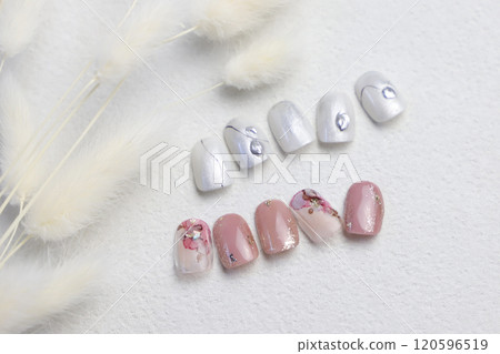 Nail tips 120596519