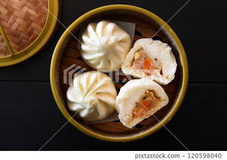 close up of steamed bun close up of steamed bun 120598040