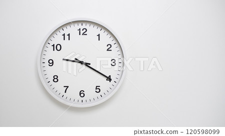 Clean White Clock at 09.20 or 21.20 on Minimalist White Background - Ideal for Time Concepts and Modern Design 120598099