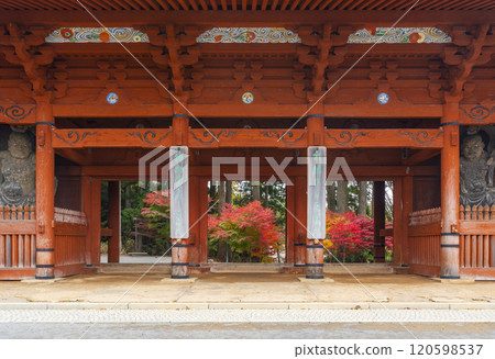 Autumn at Mount Koya: Daimon Gate and red maple leaves Autumn at Mount Koya: Daimon Gate and red maple leaves 120598537