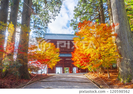 秋天的高野山,秋天的大門和楓葉 秋天的高野山,秋天的大門和楓葉 120598562