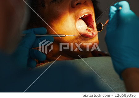 Inspecting Oral Health in a Dental Clinic Environment Inspecting Oral Health in a Dental Clinic Environment 120599356