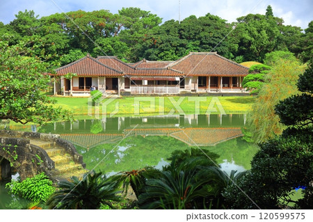 [Okinawa Prefecture] Shikinaen Palace (Shinji Pond), the villa of the Ryukyu royal family 120599575