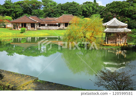 [Okinawa Prefecture] Shikinaen Palace (Shinji Pond), the villa of the Ryukyu royal family 120599581