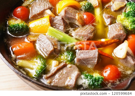 牛舌頭阿吉洛蔬菜 牛舌頭阿吉洛蔬菜 120599684