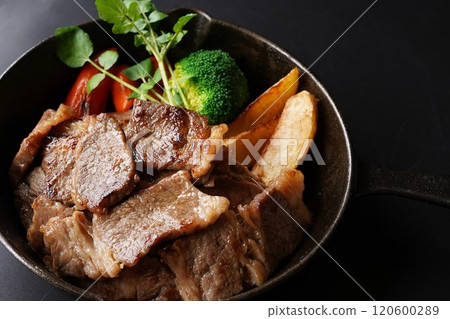 Wagyu beef ribs, yakiniku, offcuts, domestic beef, vegetables 120600289