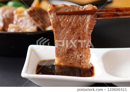 黑毛和牛小排、烤肉、國產牛肉、醬汁 120600321