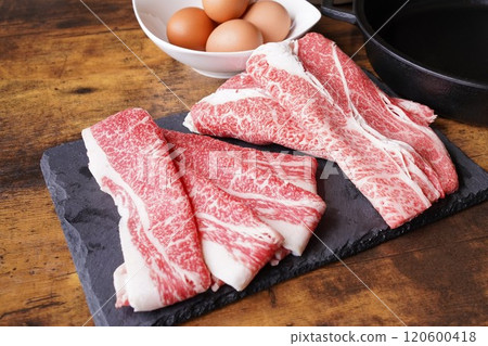 Japanese Black Beef for Sukiyaki 120600418