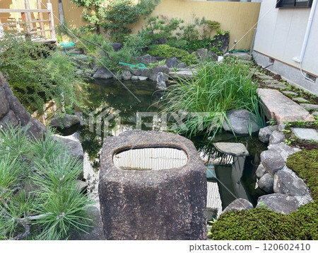 Miyamoto Musashi's garden at Unseiji Temple in Akashi City 120602410